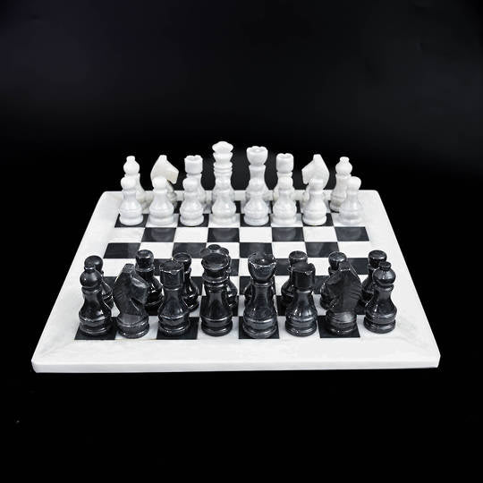 Chess Set Black/White - Large