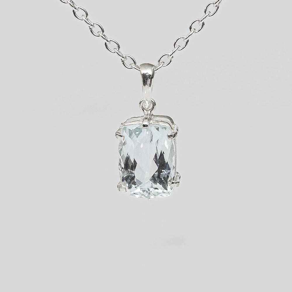 Aquamarine Silver Pendant